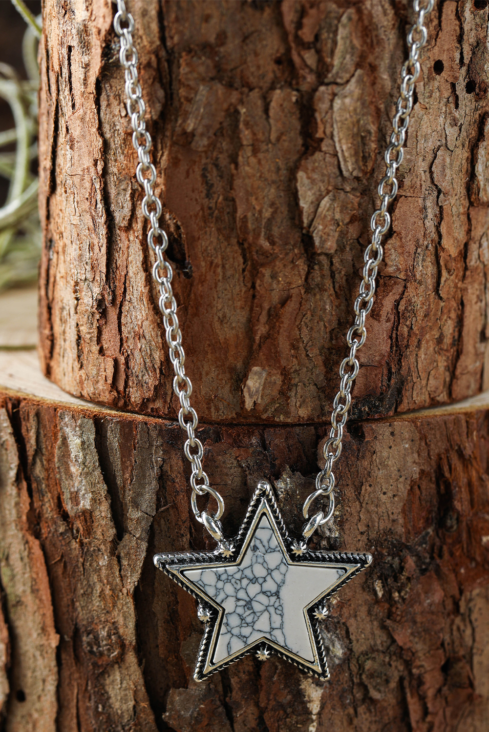 White Star Shape Pendant Chain Necklace - loveforevers