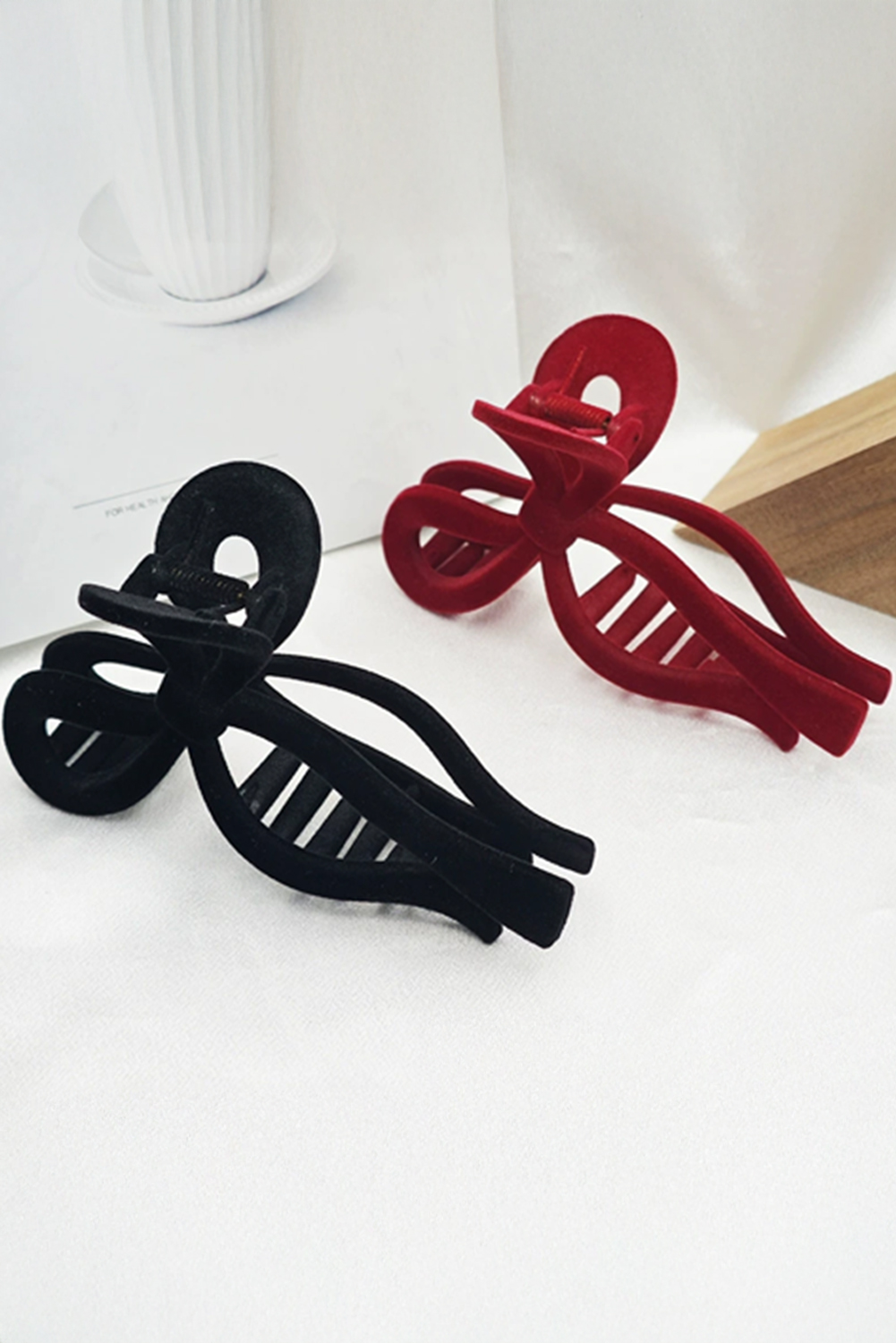 Black Velvet-Flocked Bow Shape Claw Clip - loveforevers