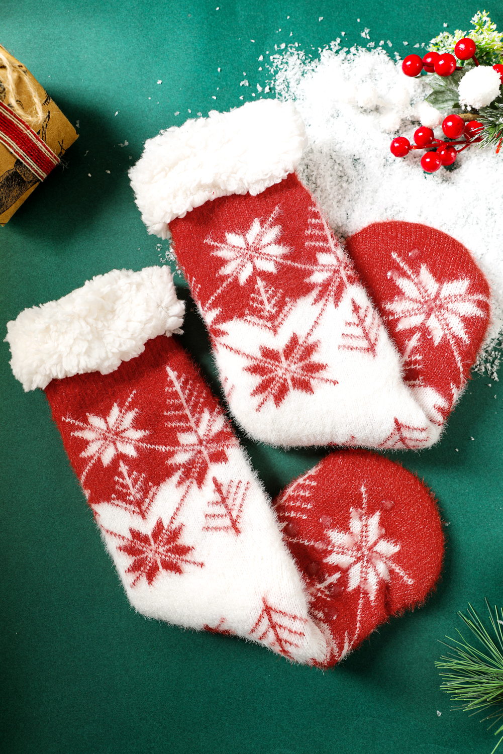 Fiery Red Christmas Snowflake Cozy Sherpa Lined Cabin Socks - loveforevers