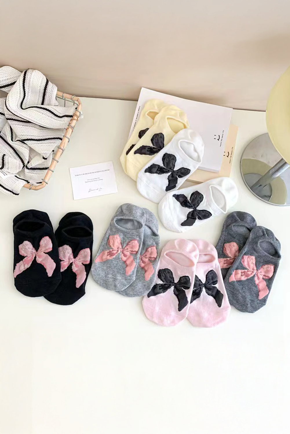 Gray Bow Knot Soft No Show Socks - loveforevers