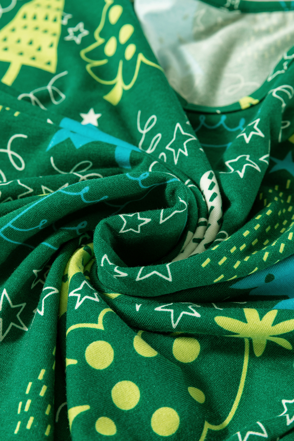 Rose Christmas Tree Print V Neck Tee and Pants Lounge Set - loveforevers