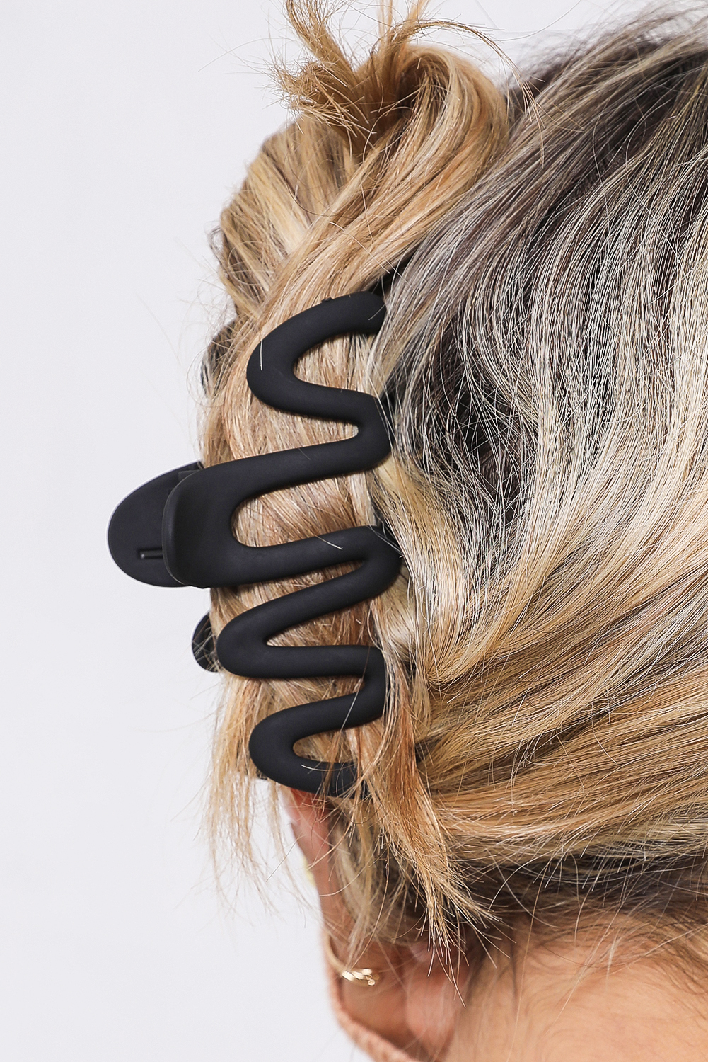 Black Wave Shape Resin Large Hair Claw Clip - loveforevers