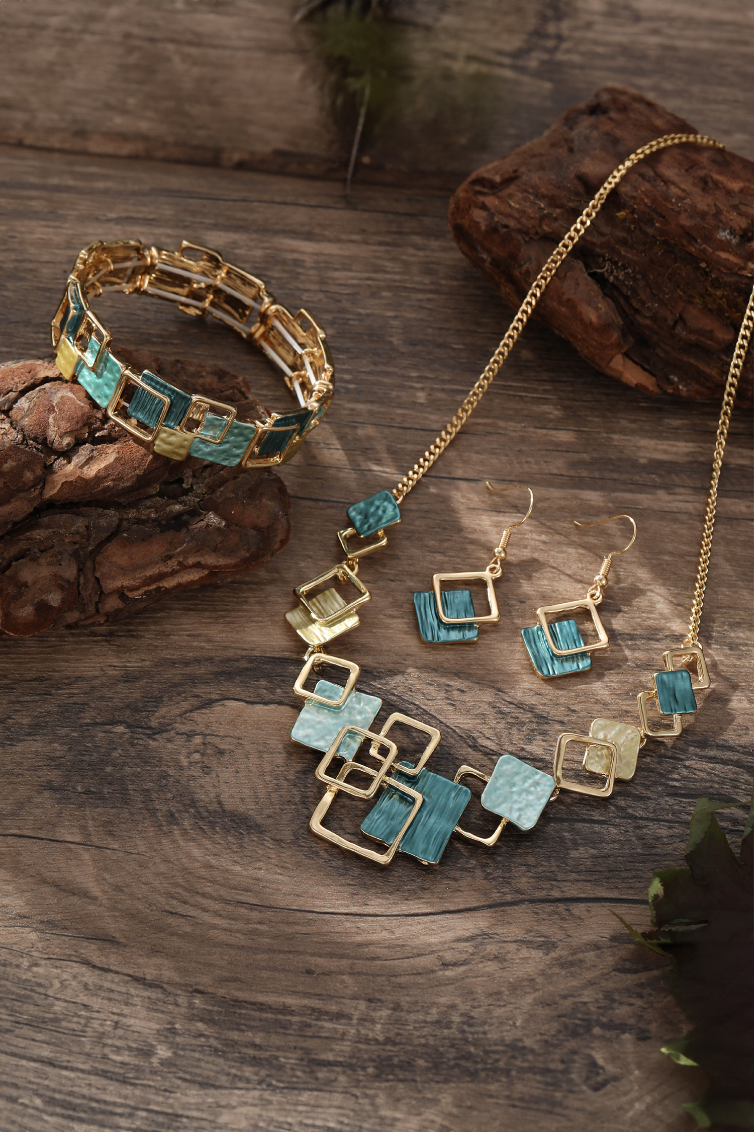 Peacock Blue Bohemian Simple Geometric Hollowed Alloy Thin Coating Necklace - loveforevers
