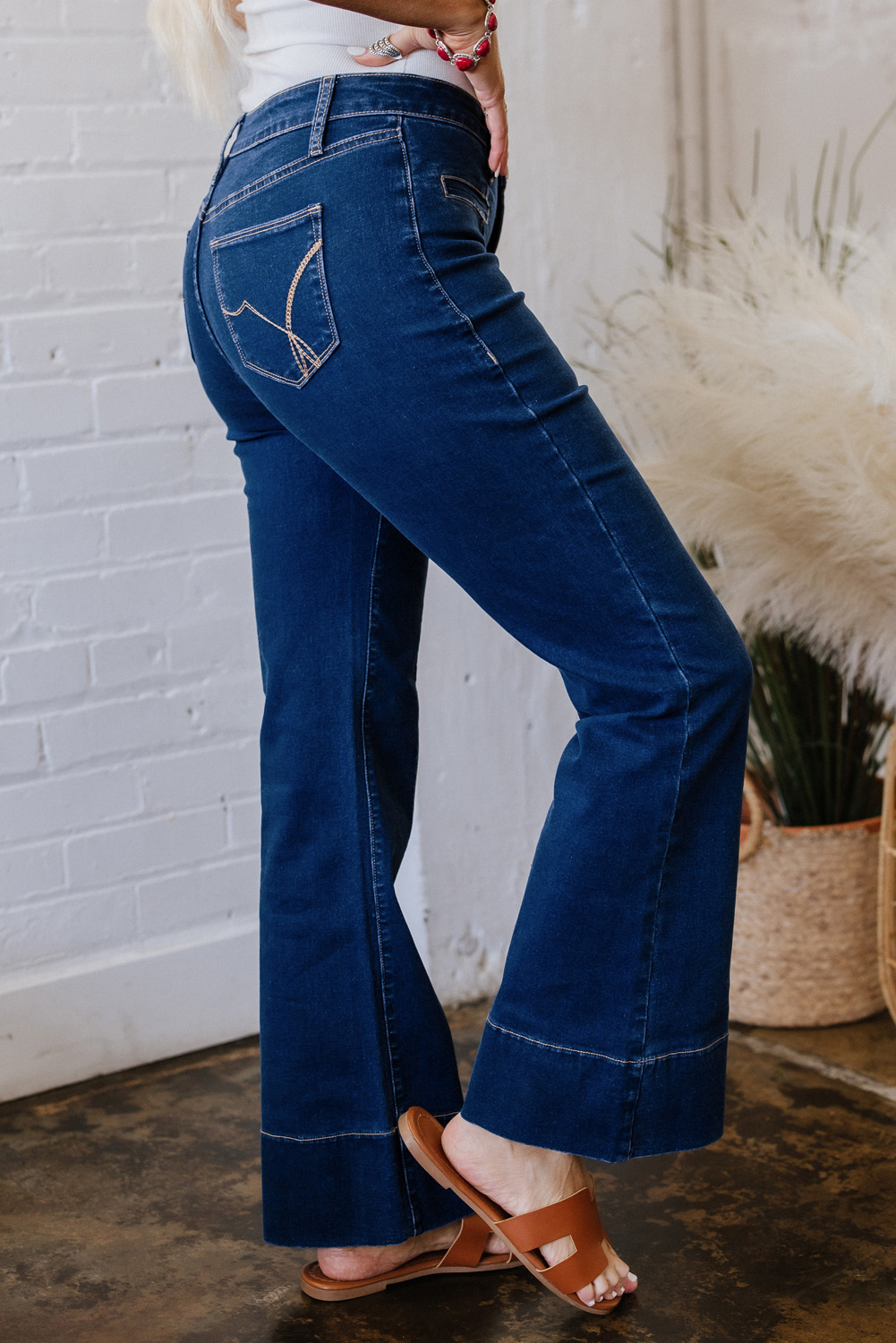 Sail Blue Center Seam Deep Wash Straight Jeans - loveforevers