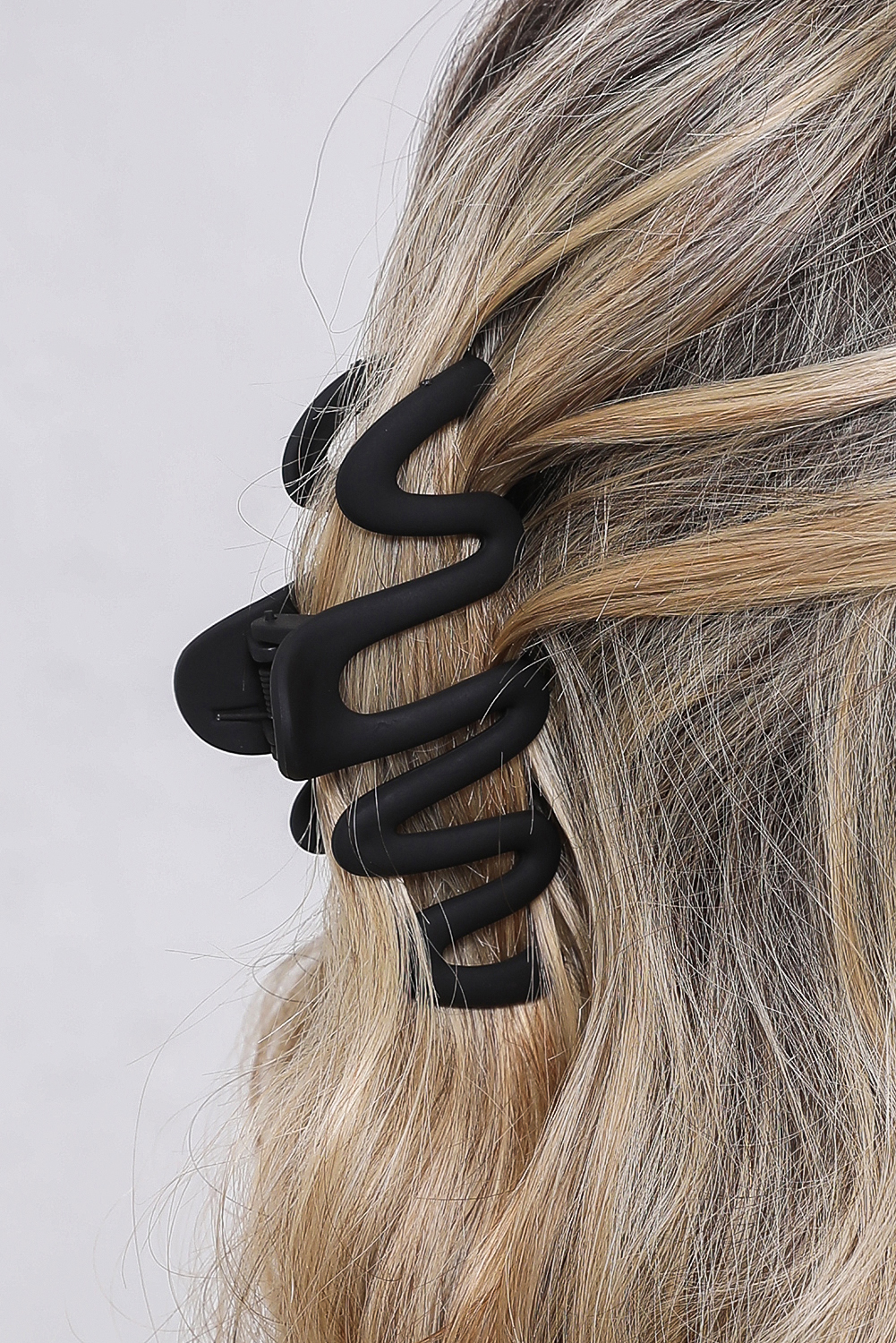 Black Wave Shape Resin Large Hair Claw Clip - loveforevers