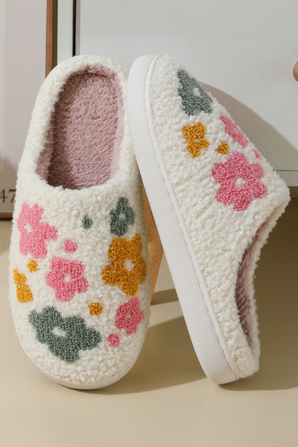 White Flower Pattern Slip On Plush Home Slippers - loveforevers