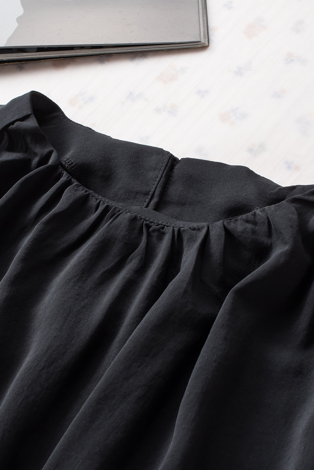 Black Padded Shoulder Buttoned Cuffs Pleated Loose Blouse - loveforevers