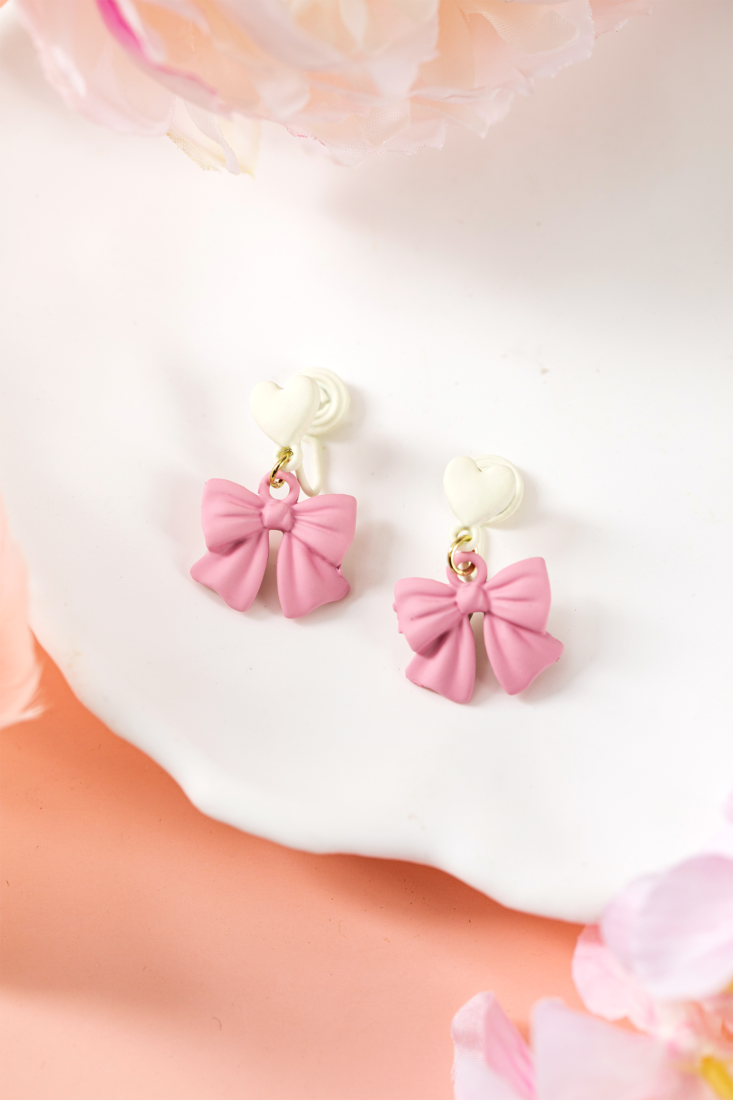 Pink Cute Bow Charm Contrasted Clip On Earrings - loveforevers